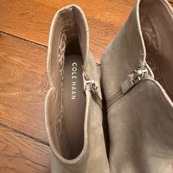 Cole Haan Tan Ankle Boots with Pointed Toe and High Heel - Picture 4 of 7